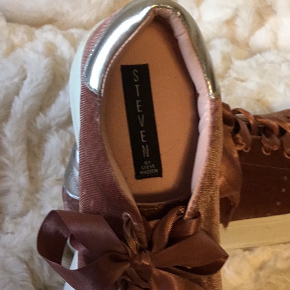Steve Madden Blush Velvet Sneakers - Picture 3 of 5